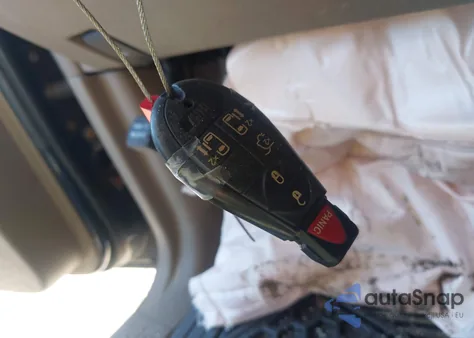 2014 Chrysler Town & Country Touring из США, поврежденный, VIN 2C4RC1BG1ER224566